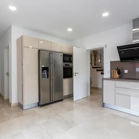 Villa Luxury Vau Beach With Private Heated Pool Portimao