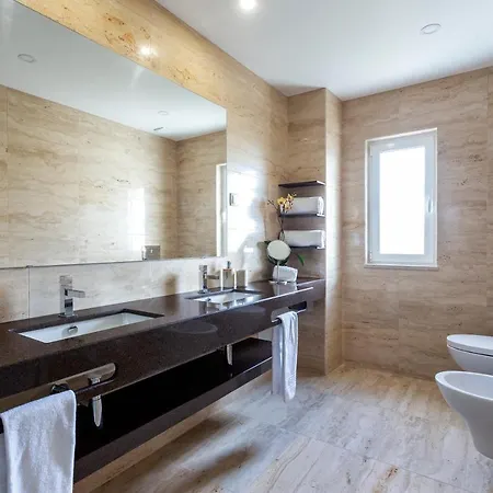 Luxury Vau Beach With Private Heated Pool
