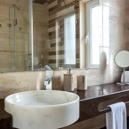 Luxury Vau With Private Heated Pool וילה פורטימאו